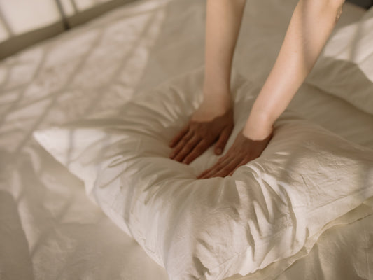 Part 3 of 3: How to choose the right pillow for better sleep - How to care for and maintain your pillow to ensure its longevity and effectiveness