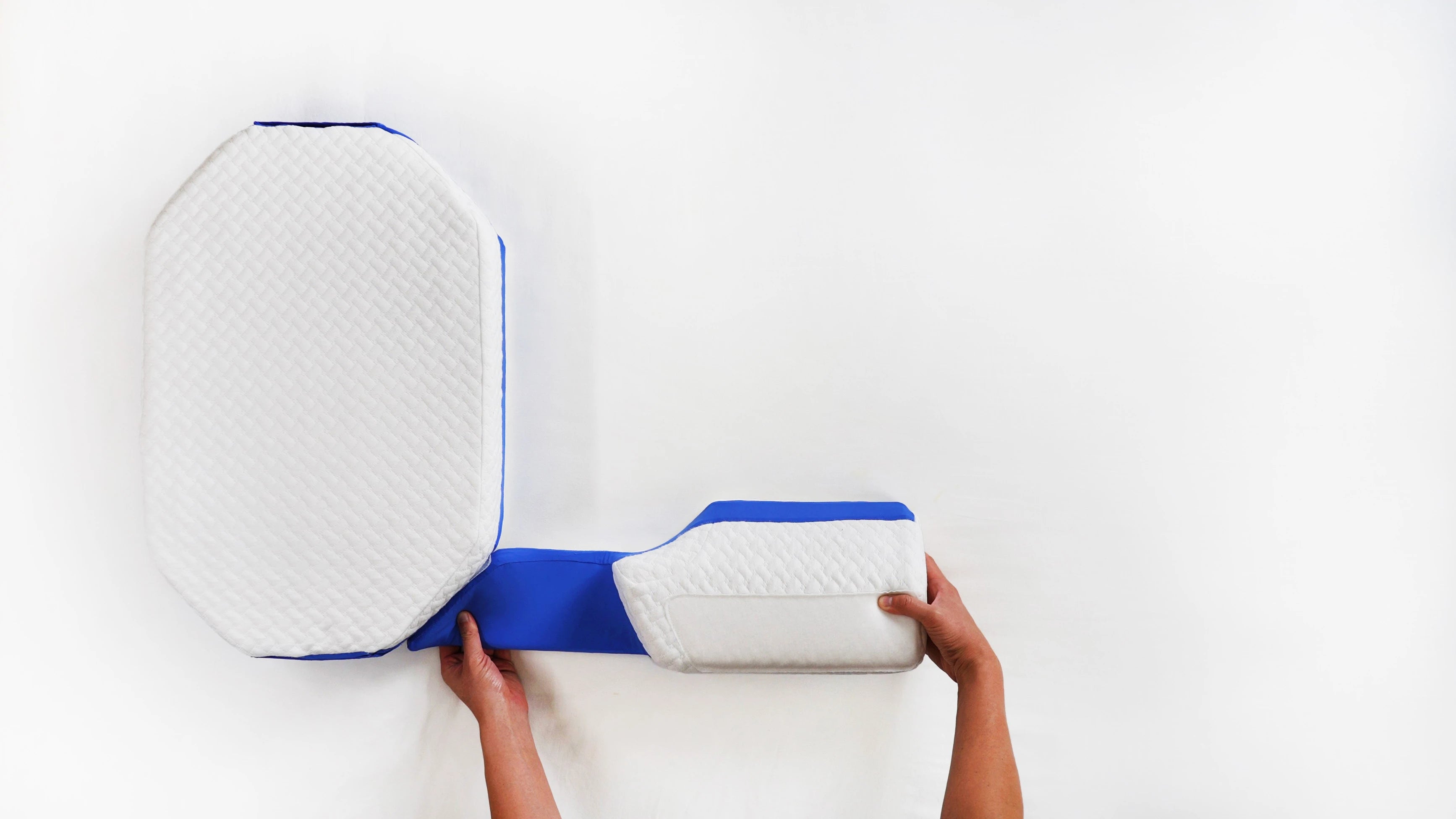 Modular Pillow modules locking together and holding their structure